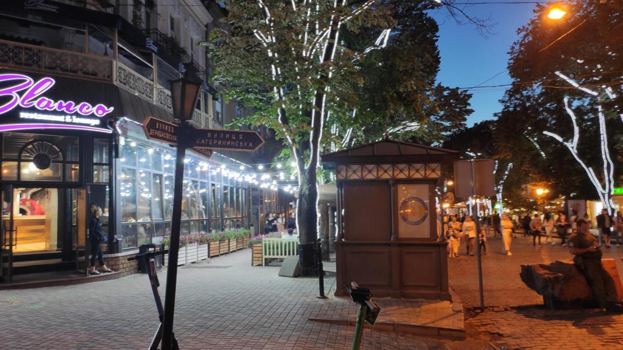 Квартира На Дерибасовcкой โอเดสซา ภายนอก รูปภาพ